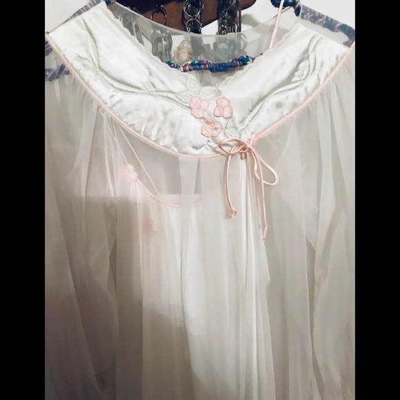 Val Mode Gorgeous Vintage Peignoir Set - Picture 3 of 8